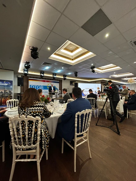 Dr. Öğr. Üyesi Hüseyin Gökalp, Frankfurt ve Wiessbaden'da Konferanslar Verdi